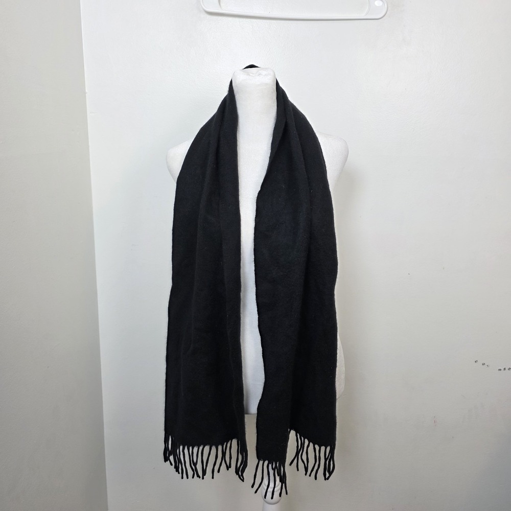 Boutique 100% Cashmere Black Fringe Soft Quiet Luxury Versatile Minimalist Scarf
